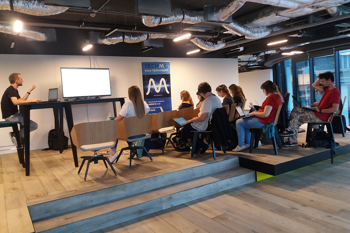 Warsztaty z rozpoznawania cyfr w interaktywnych notatnikach Jupyter Pythona dla Geek Girls Carrots (Kraków, maj 2018)